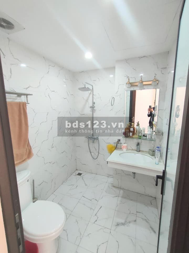 Bán nhà Ngọc Thụy, Long Biên, ngõ thông ô tô tránh, nhà mới ở ngay, 40m giá 3.68 tỷ.
