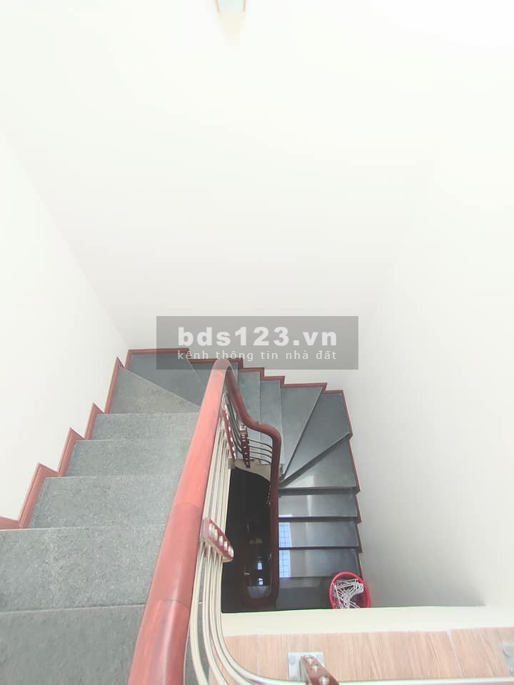 Bán nhà Ngọc Thụy, Long Biên, ngõ thông ô tô tránh, nhà mới ở ngay, 40m giá 3.68 tỷ.