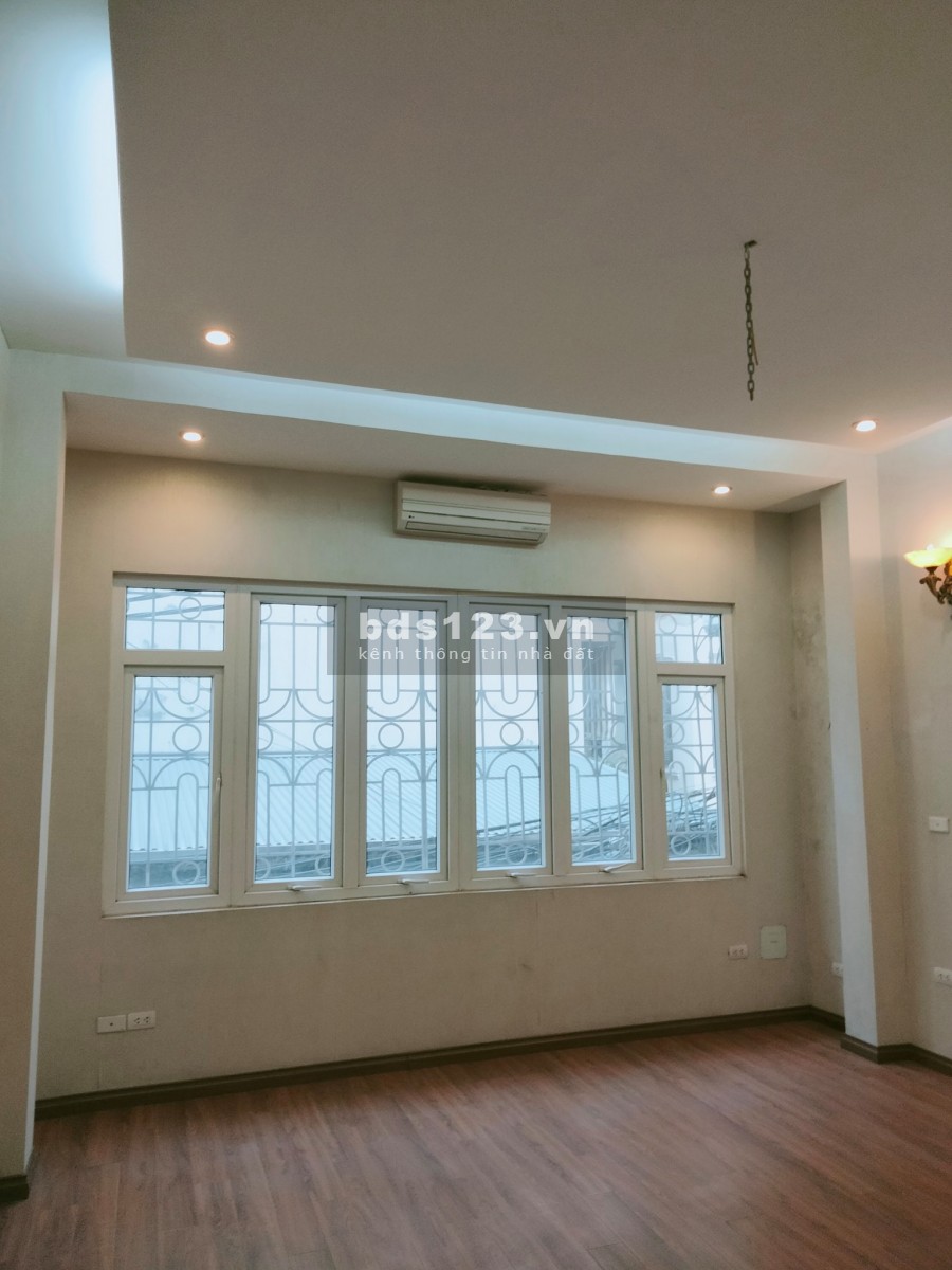 203 Kim Ngưu. DT64m2 5 tầng MT:4.6 . Ô tô tránh. Kinh doanh sầm uất. Nhà đẹp!8.8tỉ