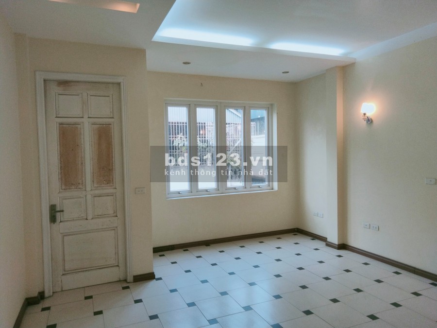 203 Kim Ngưu. DT64m2 5 tầng MT:4.6 . Ô tô tránh. Kinh doanh sầm uất. Nhà đẹp!8.8tỉ