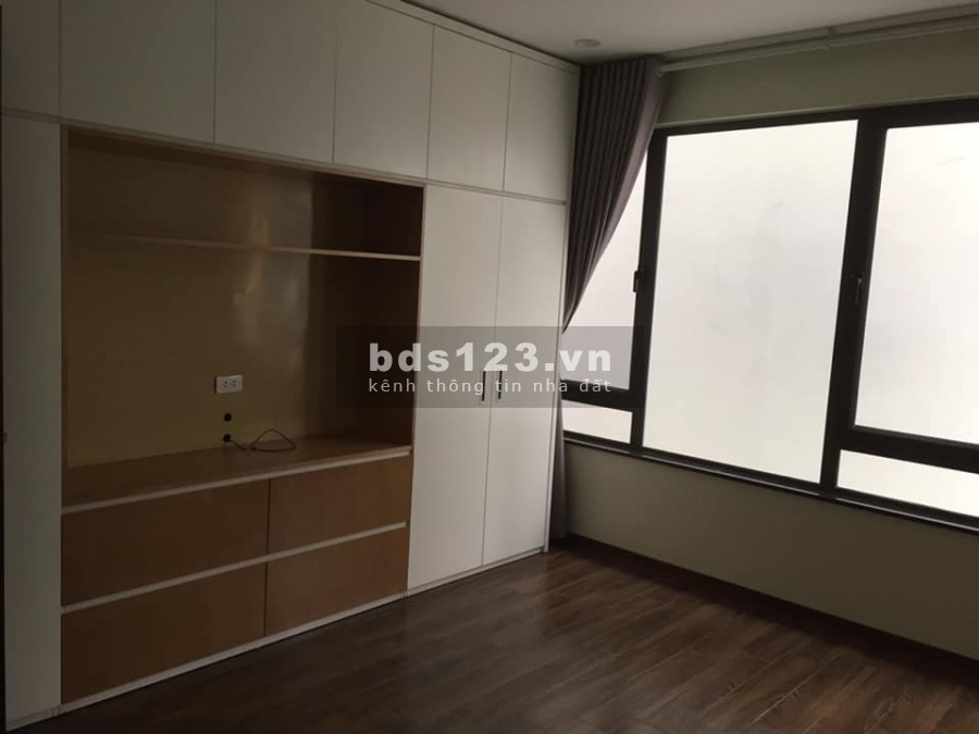 Nhà đẹp, vị trí hot, ở ngay phố Láng Hạ, 40m, 4t, mt4m, 3 tỷ.