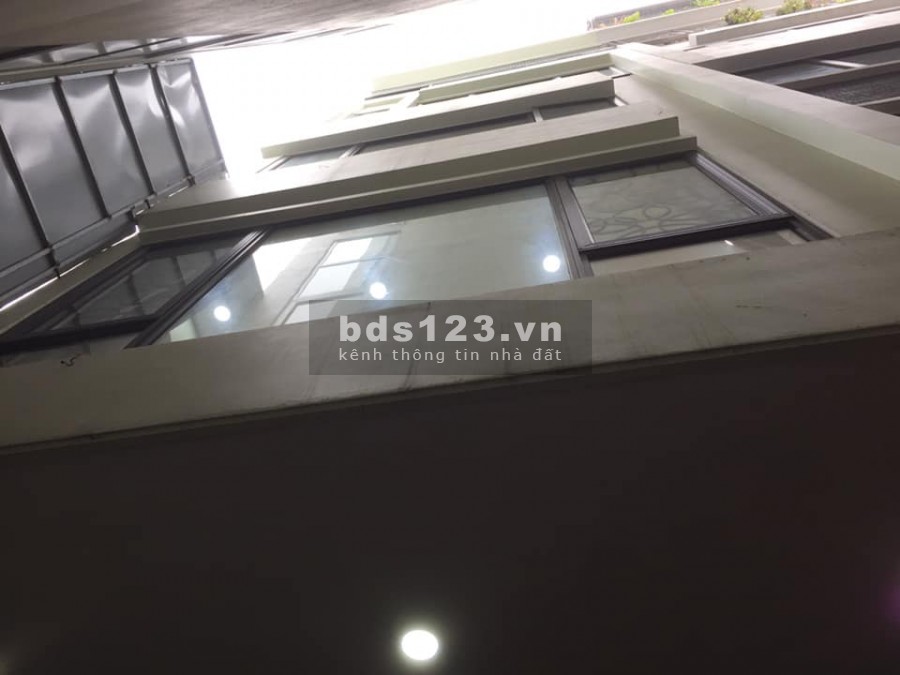 Nhà đẹp, vị trí hot, ở ngay phố Láng Hạ, 40m, 4t, mt4m, 3 tỷ.