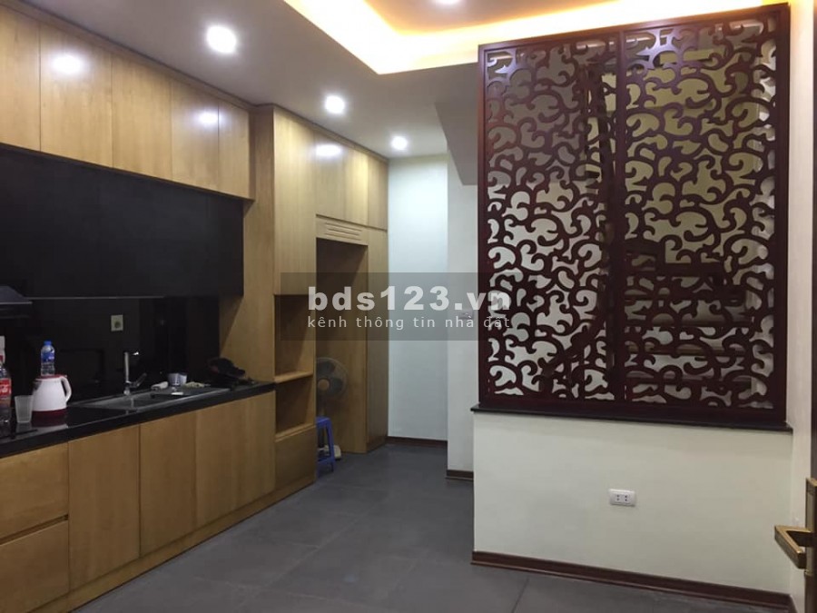 Nhà đẹp, vị trí hot, ở ngay phố Láng Hạ, 40m, 4t, mt4m, 3 tỷ.