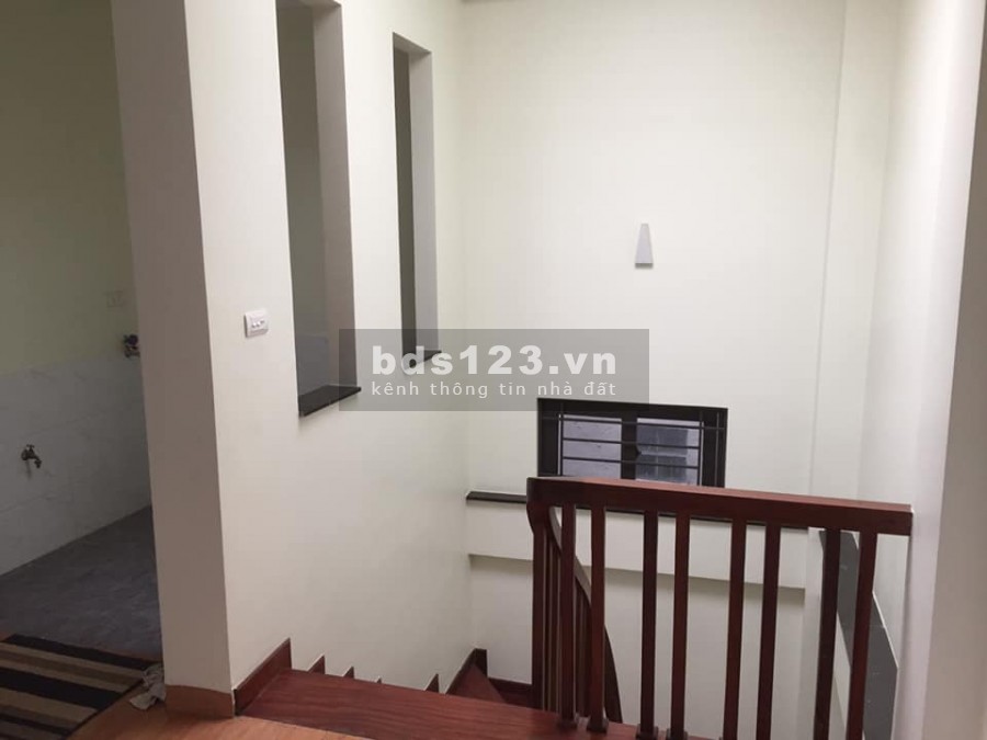 Nhà đẹp, vị trí hot, ở ngay phố Láng Hạ, 40m, 4t, mt4m, 3 tỷ.