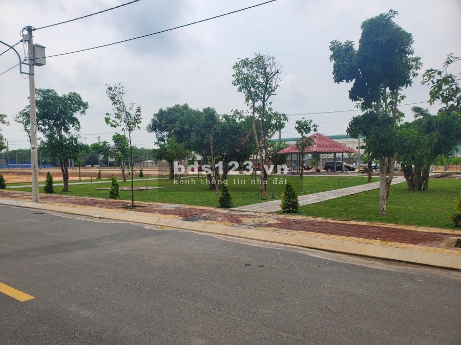 Cần bán lô đất ngay mặt tiền Quốc Lộ 13