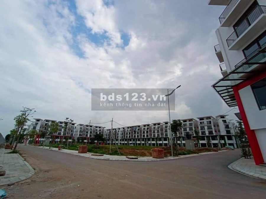 Cần bán Shop House Khai Sơn Ngọc Thụy 100m2, 5T, MT 6.2m, View TTTM, Kinh doanh đỉnh.