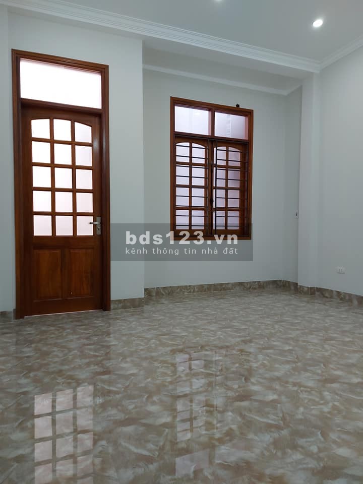 . Bán nhà 7T mặt phố Pháo Đài Láng. Ô Tô tránh. 45m2 chỉ 6,5 tỷ