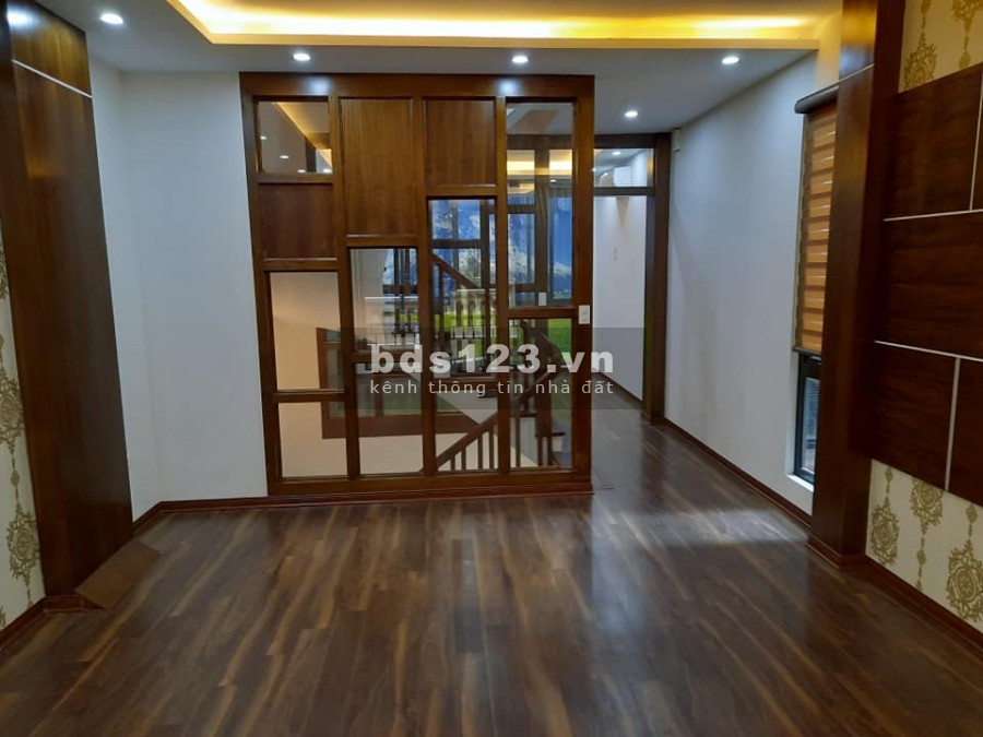 THUA LÔ BÁN NHÀ HOÀNG QUỐC VIỆT