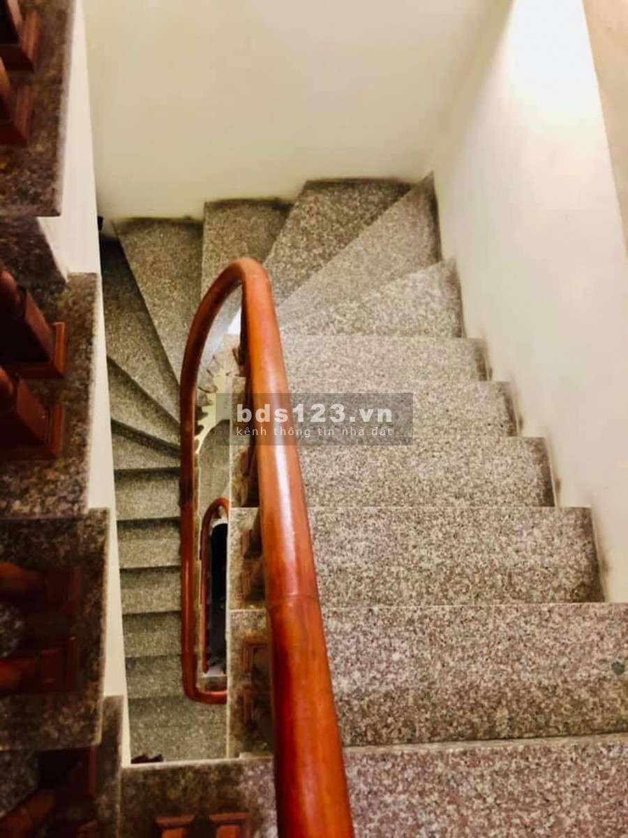 Bán nhà Đống Đa, 37mx 5t, nhỉnh 3 tỷ.