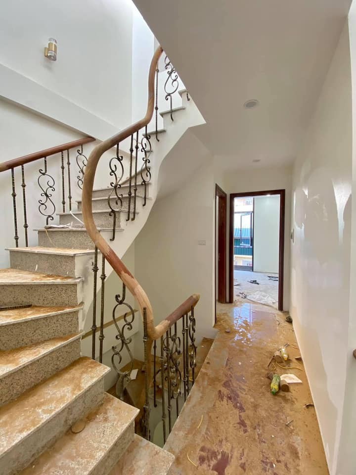 Bán nhà mới Lê trọng Tấn 52m2x 5 tầng, 7 ngủ, lô góc mặt tiền 8m, ô tô sát nhà, ô chờ thang máy
