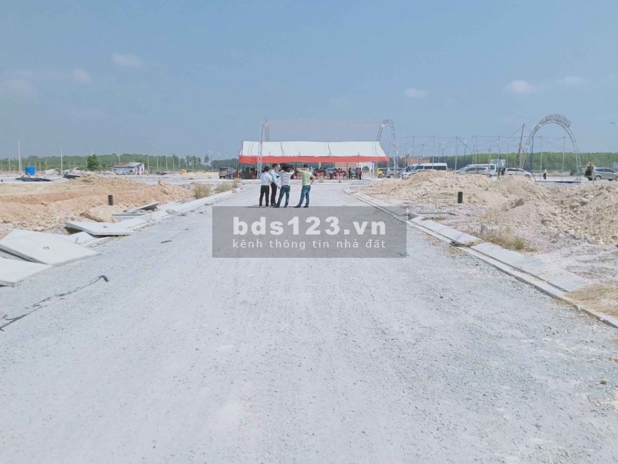 Chính chủ bán gấp 250m2 đất đô thị tthc Chơn Thành .100m2 đất thổ cư .Sổ Hồng Riêng .giá chỉ 1 tỷ xxxx