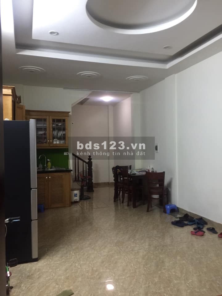 Bán nhà Phố Nguyễn Khang, nhà đẹp, tặng full Nội Thất xịn, giá chưa đến 4 tỷ.