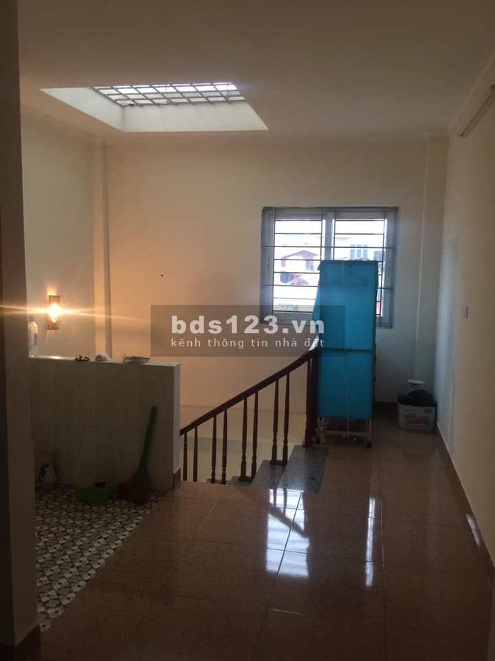 Bán nhà Phố Nguyễn Khang, nhà đẹp, tặng full Nội Thất xịn, giá chưa đến 4 tỷ.