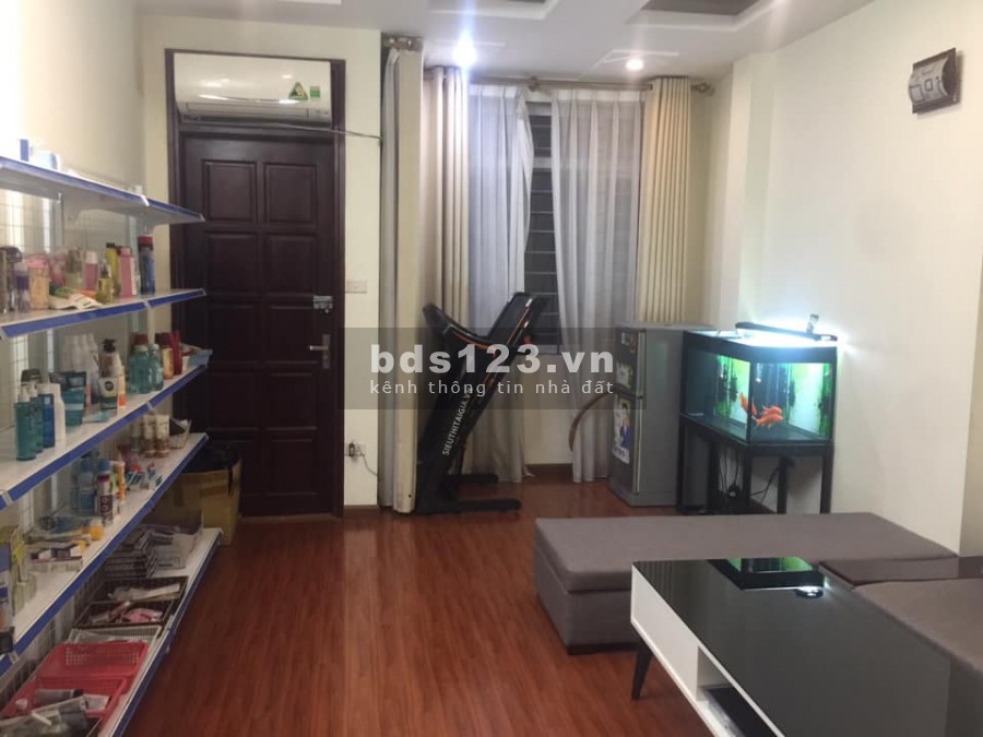Bán nhà Phố Nguyễn Khang, nhà đẹp, tặng full Nội Thất xịn, giá chưa đến 4 tỷ.