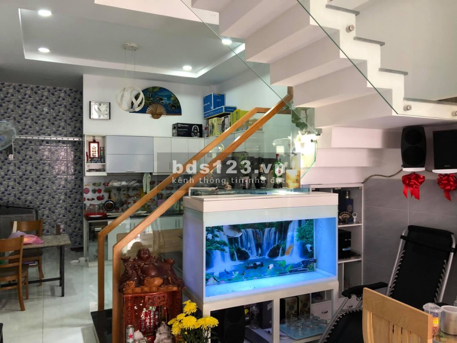 Nhà đẹp hẻm NGUYỄN QUÝ ANH P.Tân Sơn Nhì DT 4,2x12m 1 Lầu Giá 4,8 tỷ TL