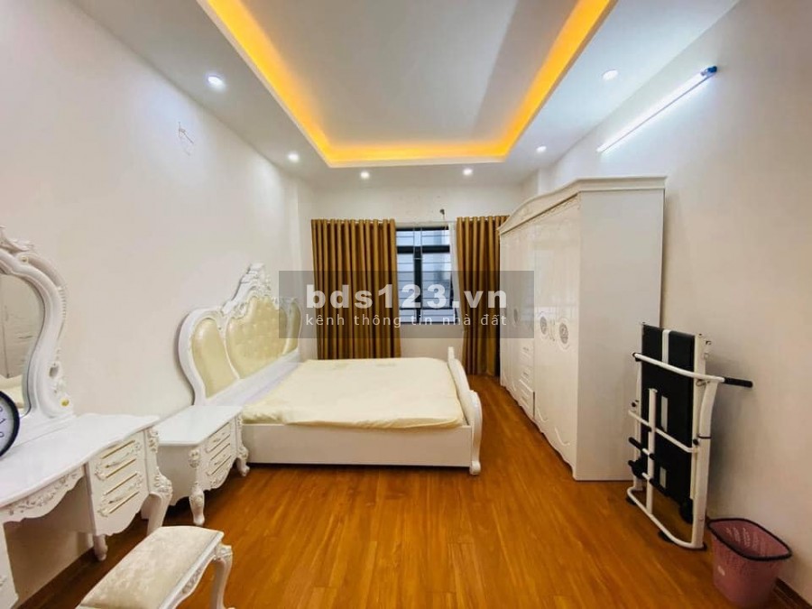 Nhà đẹp Đường Khương Đình, Q Thanh Xuân, DT 37m2x5 tầng.