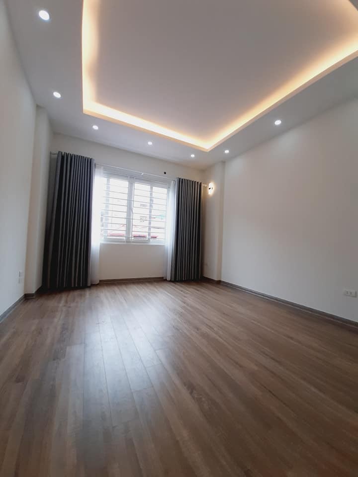 Bán Nhà Vũ Tông Phan 40m2, Gần Ô Tô, Gần Phố, Ngõ Thông, Mặt Tiền 4m, Chỉ 3.68 Tỷ