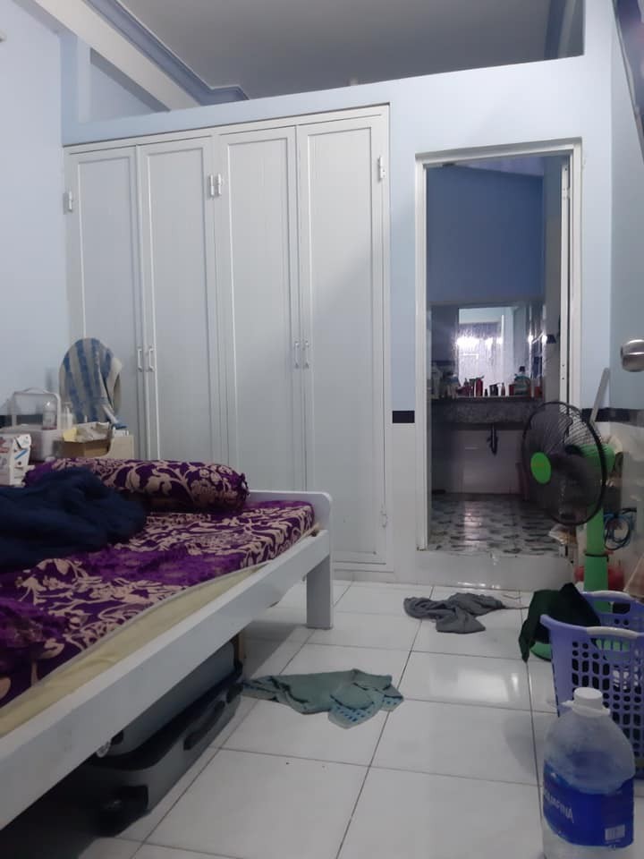 mặt tiền 4 tầng xây mới BTCT - khu vực kinh doanh sầm uất, hoàn công đầy đủ.