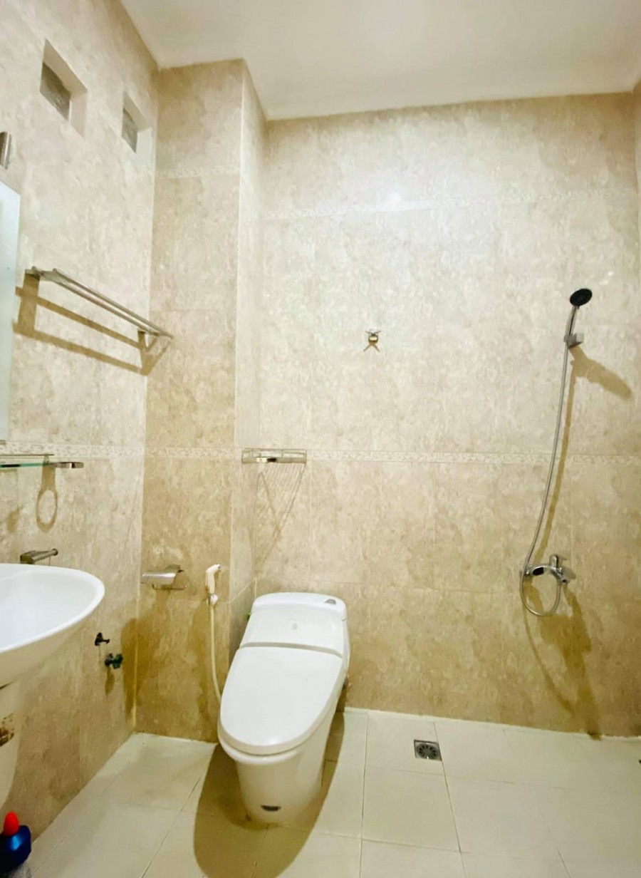 Bán gấp nhà hẻm xe hơi Phan Đăng Lưu, Bình Thạnh, 55m2, đúc BTCT 5 tầng, 5 PN +4 WC.