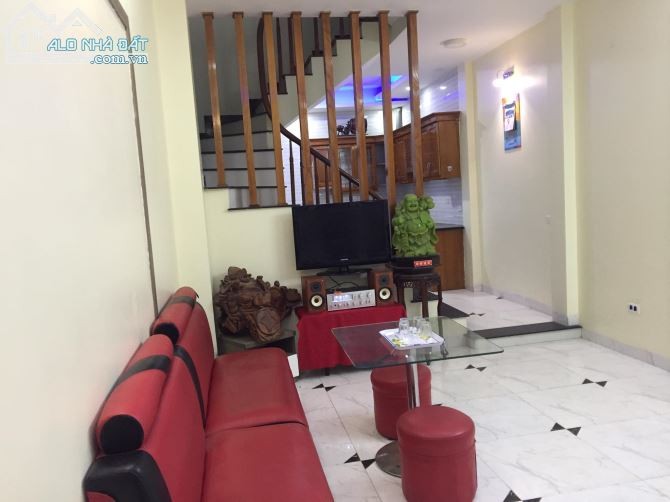 Bán nhà mới Hoàng Mai, gần hồ Đền Lừ, ô tô đỗ sát nhà, ngõ rộng, DT: 45m2x5T giá 4,15 tỷ có giảm