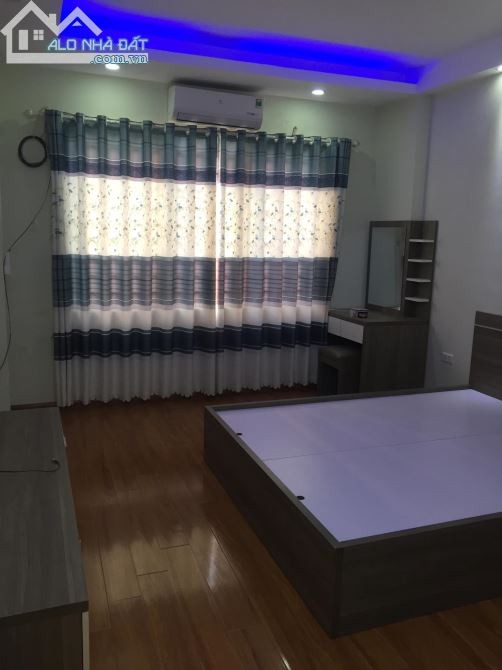 Bán nhà mới Hoàng Mai, gần hồ Đền Lừ, ô tô đỗ sát nhà, ngõ rộng, DT: 45m2x5T giá 4,15 tỷ có giảm