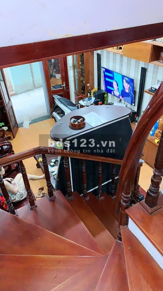 BÁN NHÀ CẦU GIẤY 48 M2, 5 TẦNG, HƠN 5 TỶ SIÊU NÉT