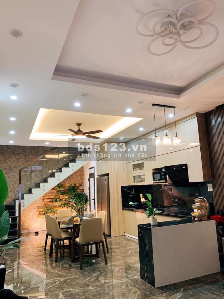 Bán nhà Kim Mã, Ba Đình, Ở ngay full nội thất, 45m2 x 4 tầng, MT 4,6m giá 6,2 tỷ.