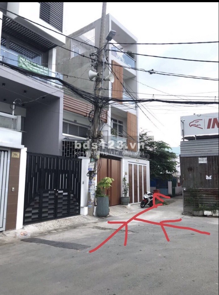 Chính chủ cần bán lô đất thổ cư rất đẹp ngay góc mặt tiền Đường số 28 - Lê Văn Thịnh Q2