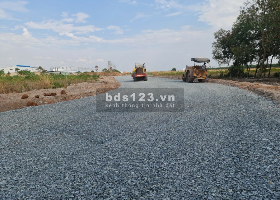 Chính chủ bán gấp 250m2 đất đô thị tthc Chơn Thành .100m2 đất thổ cư .Sổ Hồng Riêng .giá chỉ 1 tỷ xxxx