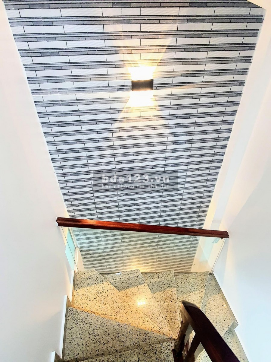 Bán Nhà Phố Trương định, Ở Ngay Diện Tích 30m2 x 5 Tầng x MT 3.8m Giá 3.2 Tỷ