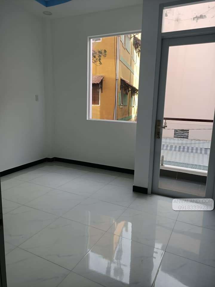 Gia đình về Hải Phòng ở Bán gấp Nhà 69/1A Nguyễn Trãi, Quận 5, 3PN, 44m2 đất, chỉ 6 tỷ 9