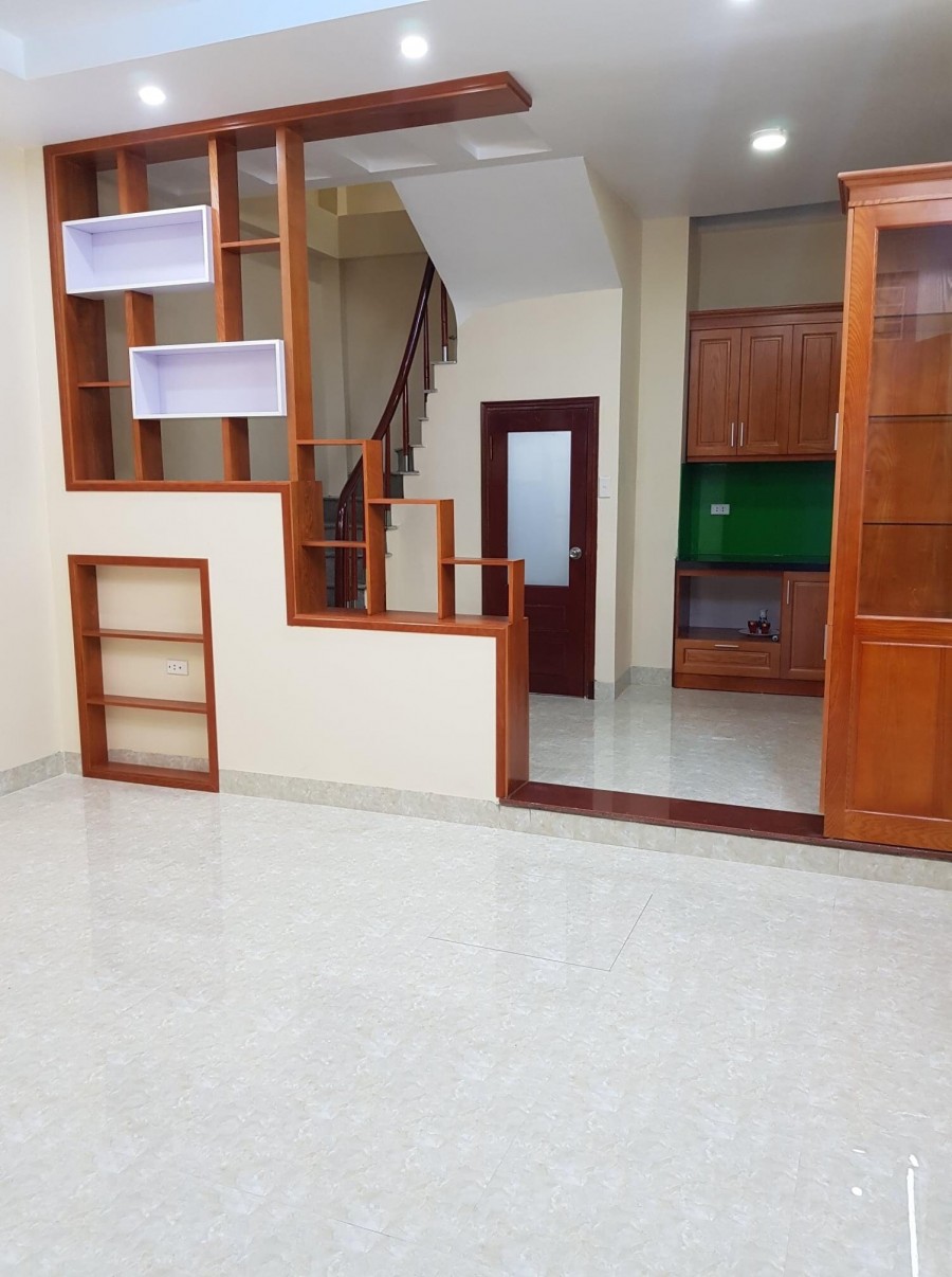 Bán nhà Võ Chí Công, Tây Hồ, 38m2 x 5 tầng, về ở luôn