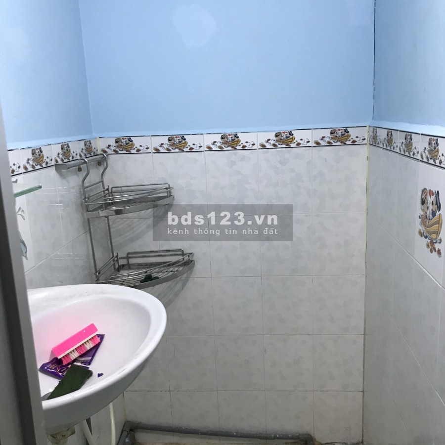 Bán gấp nhà chính chủ đang ở hẻm Âu Cơ, gần ngã tư Âu Cơ -Lạc Lạc Quân, F.5, Quận 11. Giá 3,3tỷ
