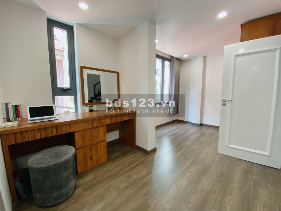 Bán nhà mặt tiền An Dương Vương P4 Q5. DT: 4,1m x 20m trệt, 2 lầu, sân thượng.