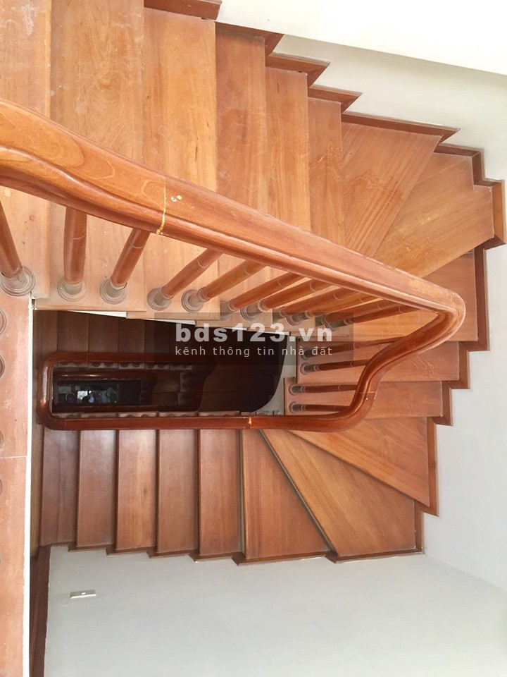 Bán Nhà Di Trạch Ô tô đỗ trước nhà, xây 38m 4 Tầng đường vào rộng view thoáng mát nhỉnh 2tỷ