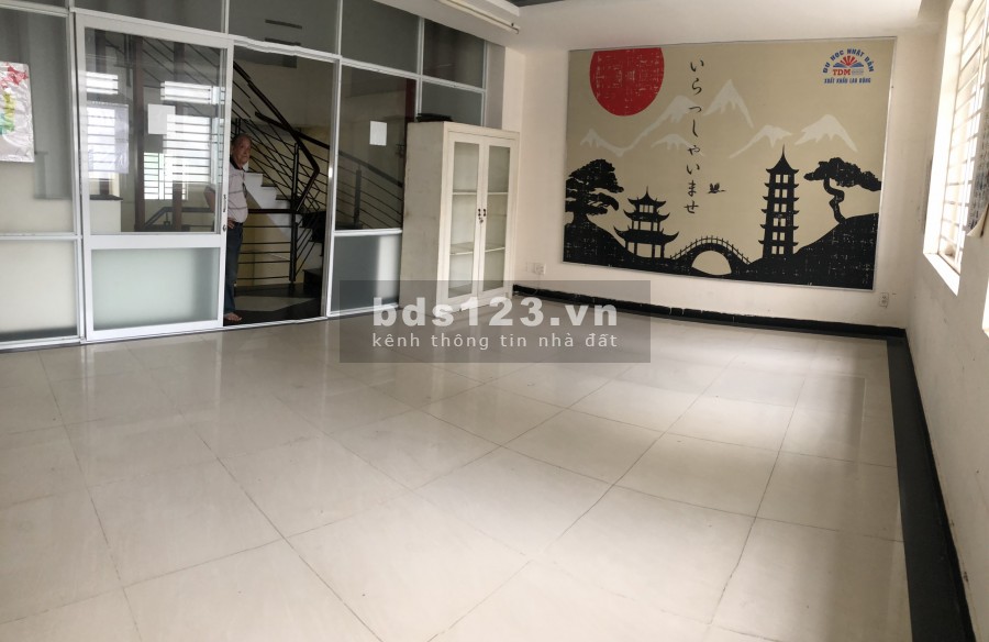 Nhà HXH đường Đặng Thùy Trâm cạnh ĐH Văn Lang: cho đầu tư CHDV