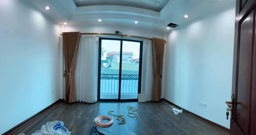 Chủ nhà cần bán gấp nhà phố Thạch Bàn, Long Biên 30mx5 tầng, 3.15 tỷ