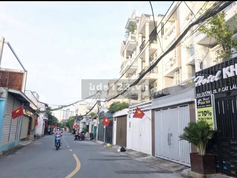 Chính chủ cần bán lô đất thổ cư rất đẹp ngay góc mặt tiền Đường số 28 - Lê Văn Thịnh Q2