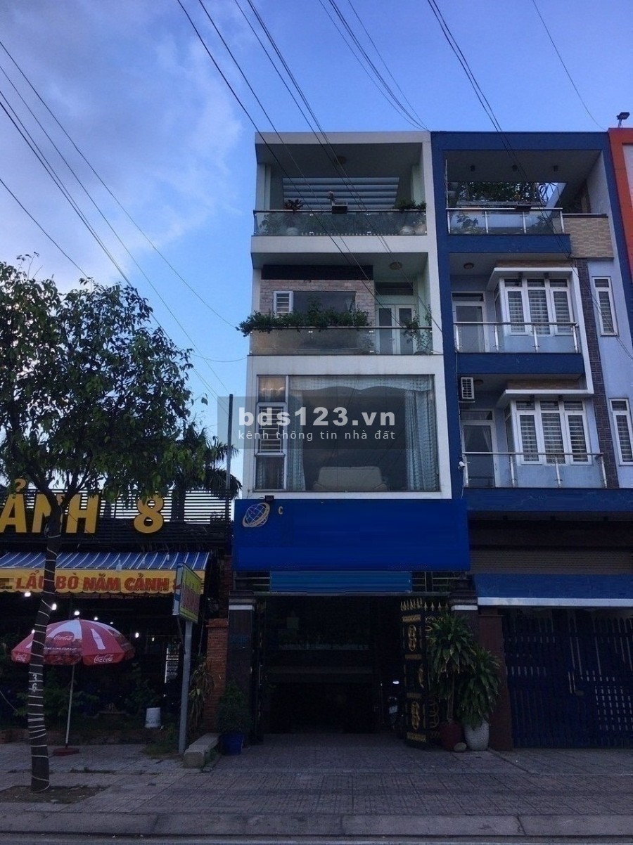 Đường Bạch Đằng kd nhộn nhịp MT trống suốt gần chợ Bà Chiểu
