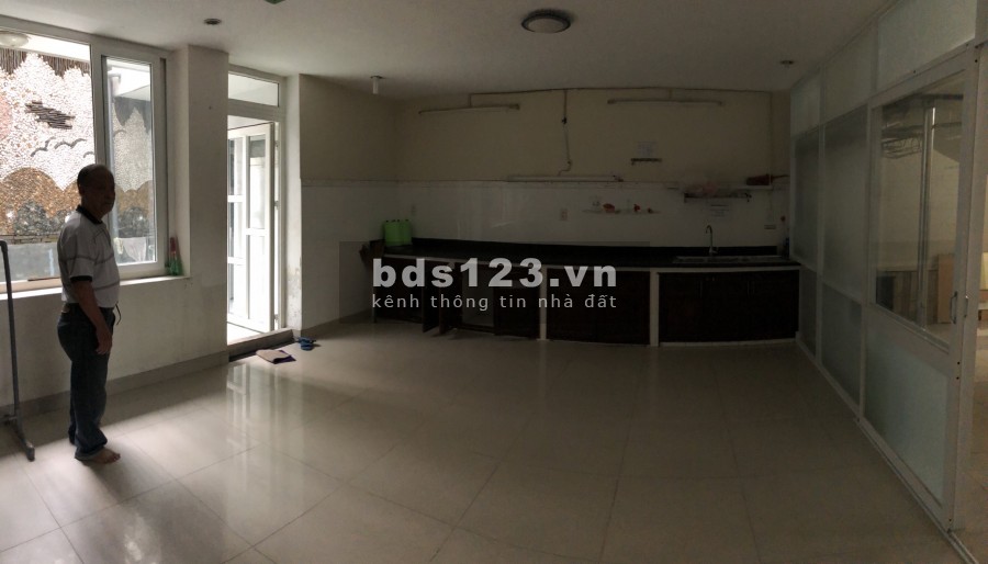 Nhà HXH đường Đặng Thùy Trâm cạnh ĐH Văn Lang: cho đầu tư CHDV
