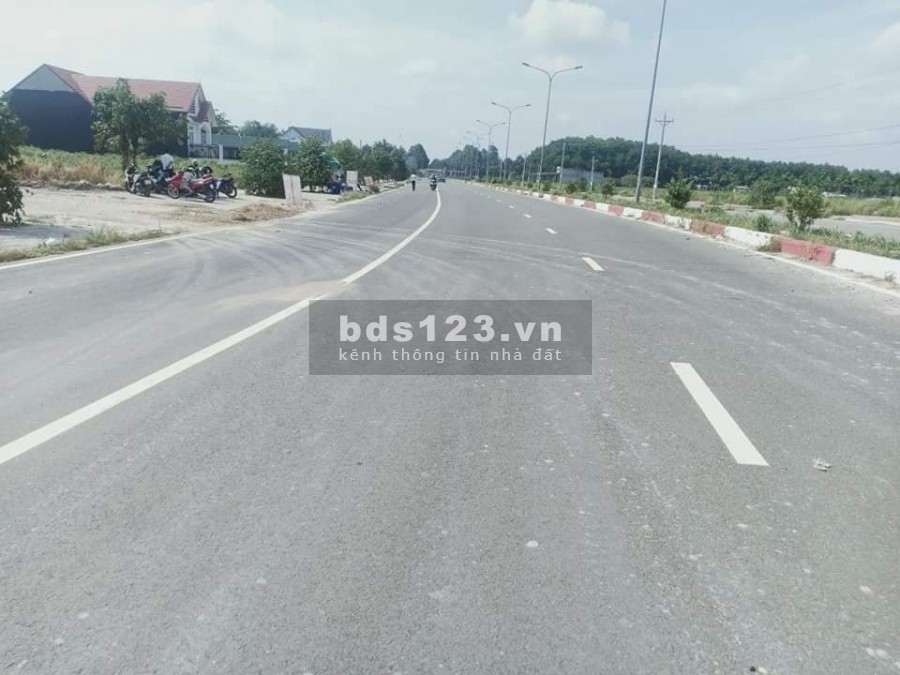 Chính chủ bán gấp 250m2 đất đô thị tthc Chơn Thành .100m2 đất thổ cư .Sổ Hồng Riêng .giá chỉ 1 tỷ xxxx