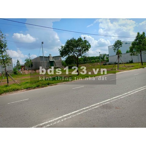 TÔI CẦN BÁN 2000M2 ĐẤT VỊ TRÍ ĐẸP GẦN KCN, DÂN CƯ ĐÔNG GIÁ 470TR