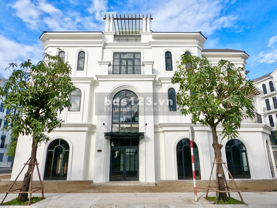 BÁN BIỆT THỰ SONG LẬP COMPOUND KHAN HIẾM - VINHOMES Q.9 - SẮP BÀN GIAO DT 200m2 .