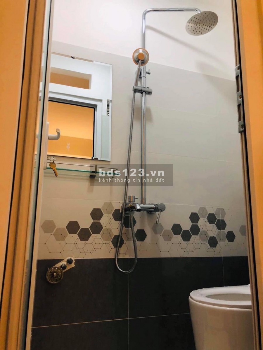 Bán gấp nhà SHR 3 lầu giá rẻ đường Chiến Lược, Bình Tân. LH 0399 492 606 chính chủ