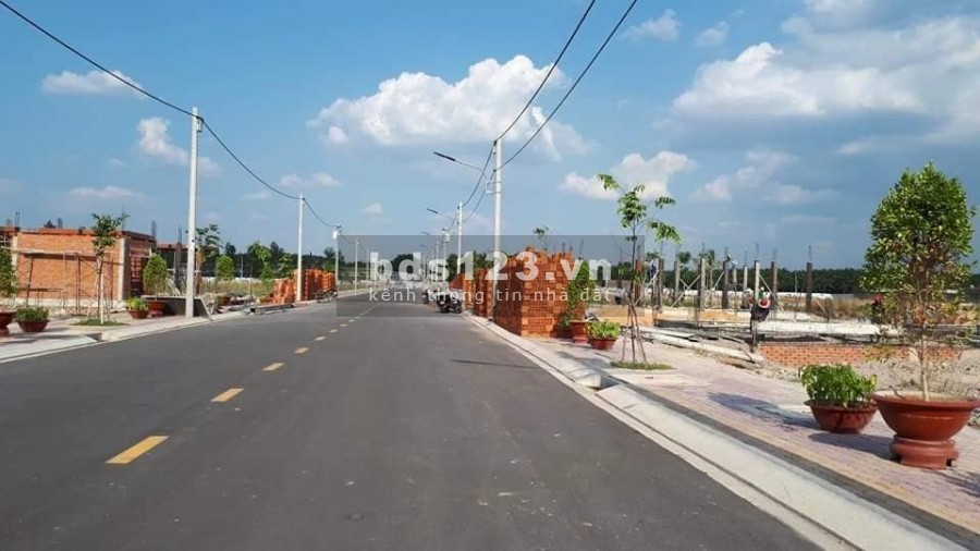 Cần ra đi gấp lô đất nằm cách QL13 200-300m