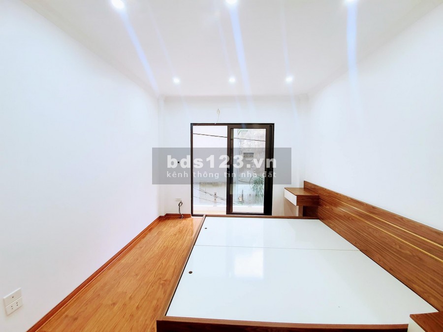 Bán Nhà Phố Trương định, Ở Ngay Diện Tích 30m2 x 5 Tầng x MT 3.8m Giá 3.2 Tỷ