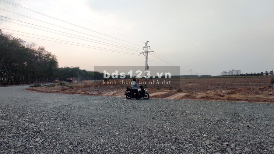 Chính chủ bán gấp 250m2 đất đô thị tthc Chơn Thành .100m2 đất thổ cư .Sổ Hồng Riêng .giá chỉ 1 tỷ xxxx