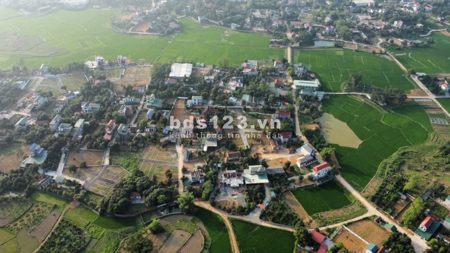Bán gấp lô đất đẹp ở Hòa Lạc giá thương lượng lh0968374520