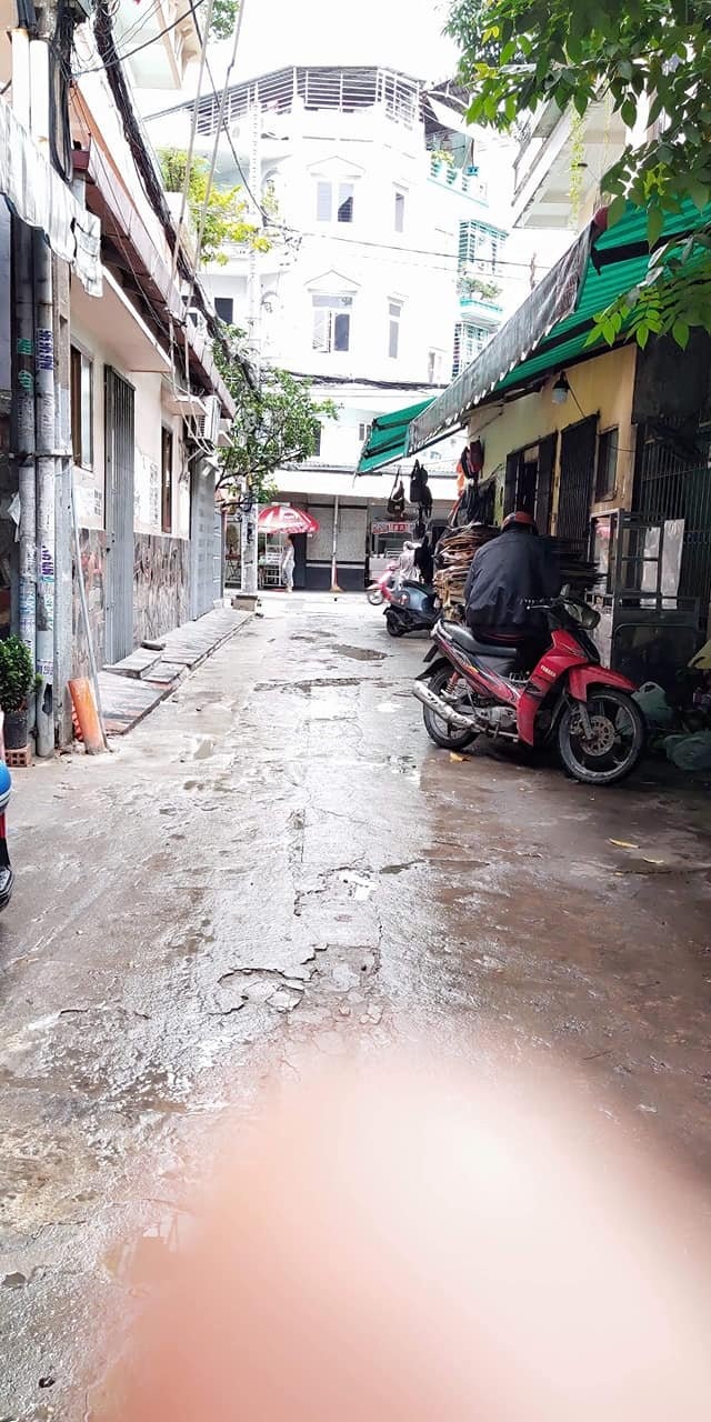 Bán nhà diện tích nhỏ Quận Tân Phú, oto 6m, Nhỉnh 5 tỷ/52m, 3 tầng