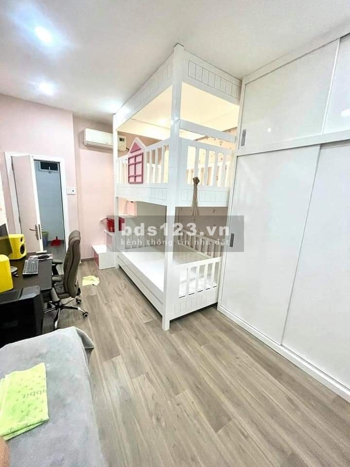 Vì mua đất tỉnh, bán gấp nhà 4 tỷ 6, đường Trường Sơn, 31m1